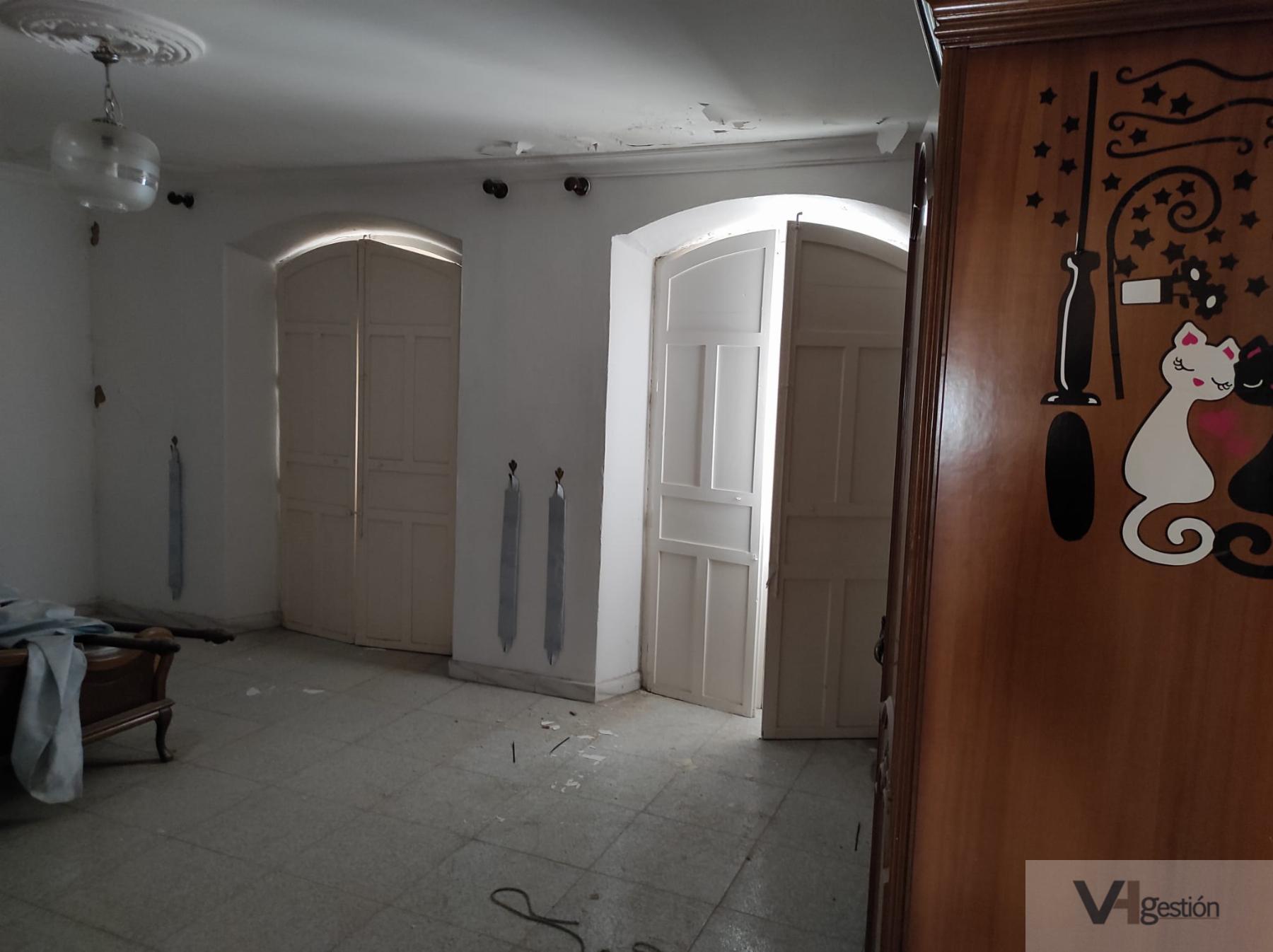 For sale of house in Villamartín