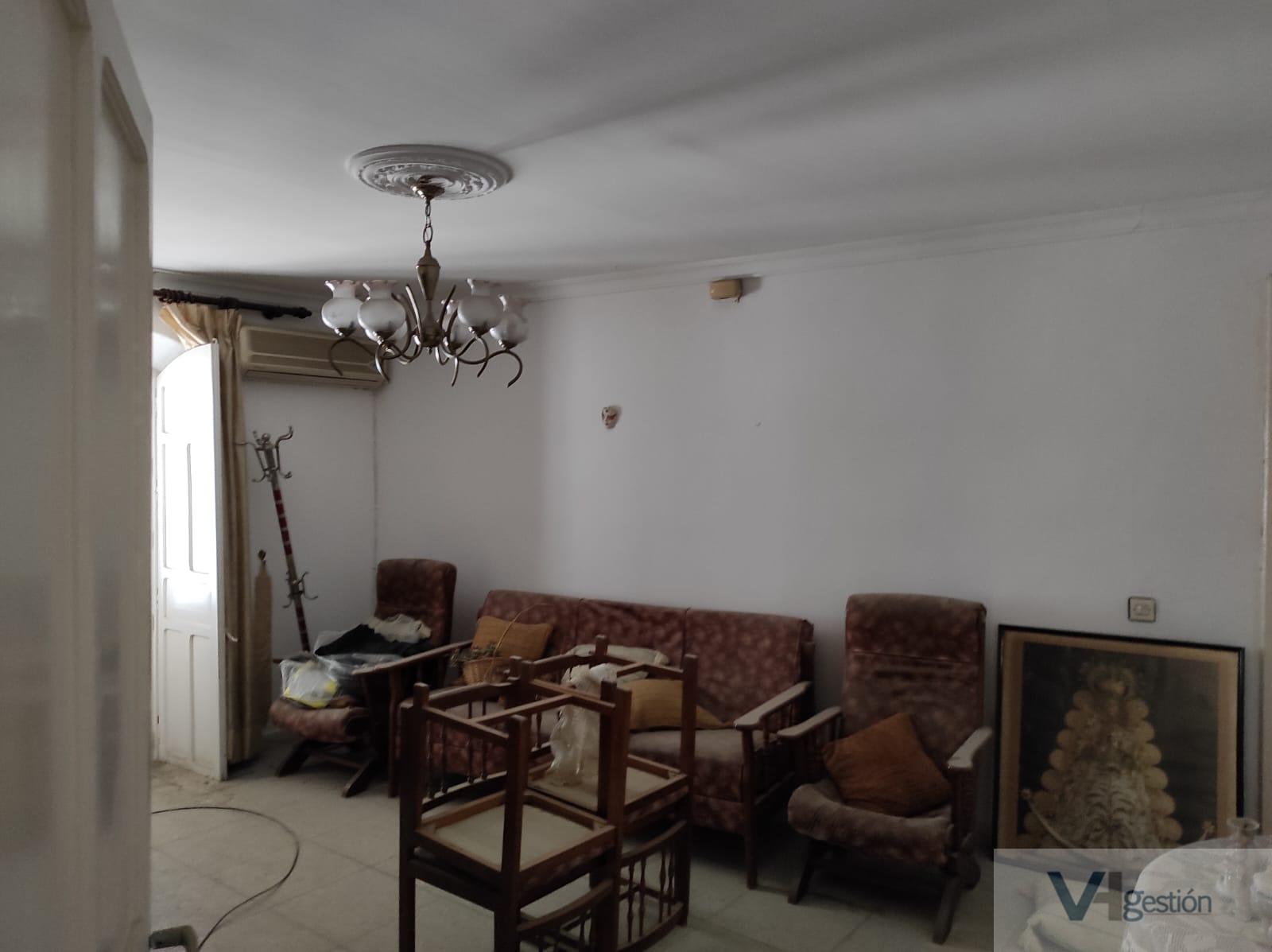 For sale of house in Villamartín