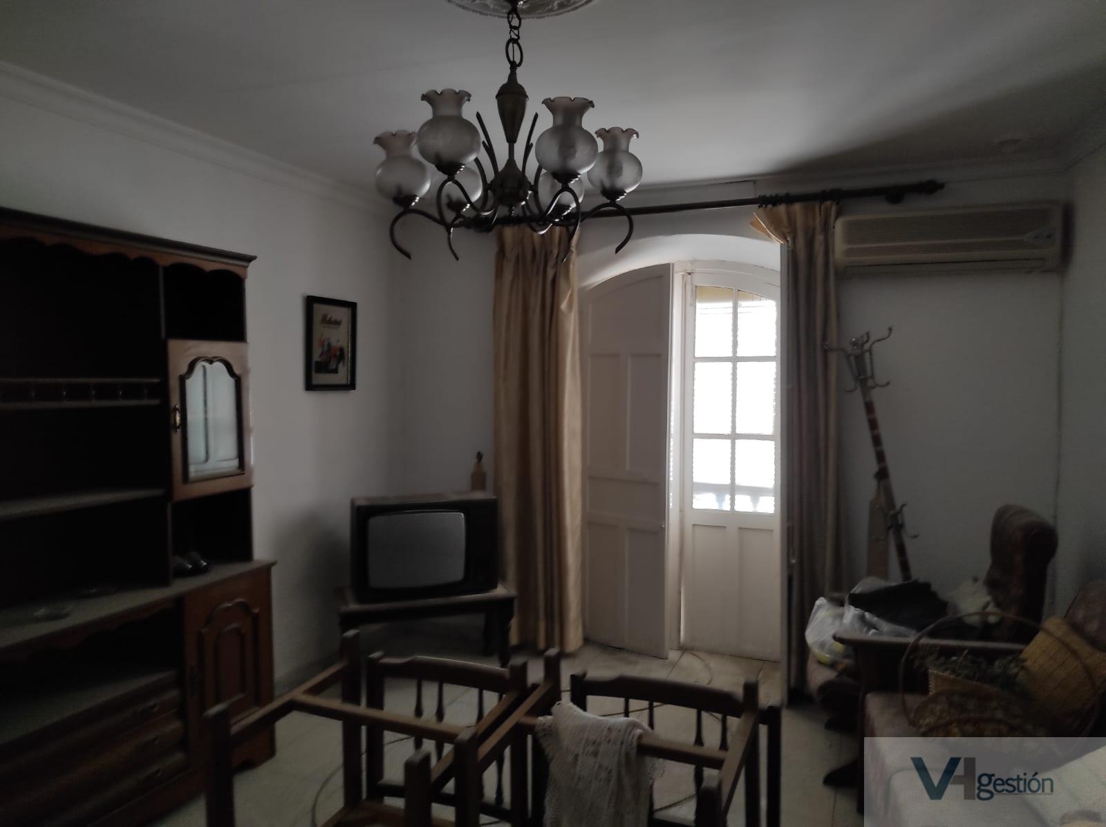 For sale of house in Villamartín