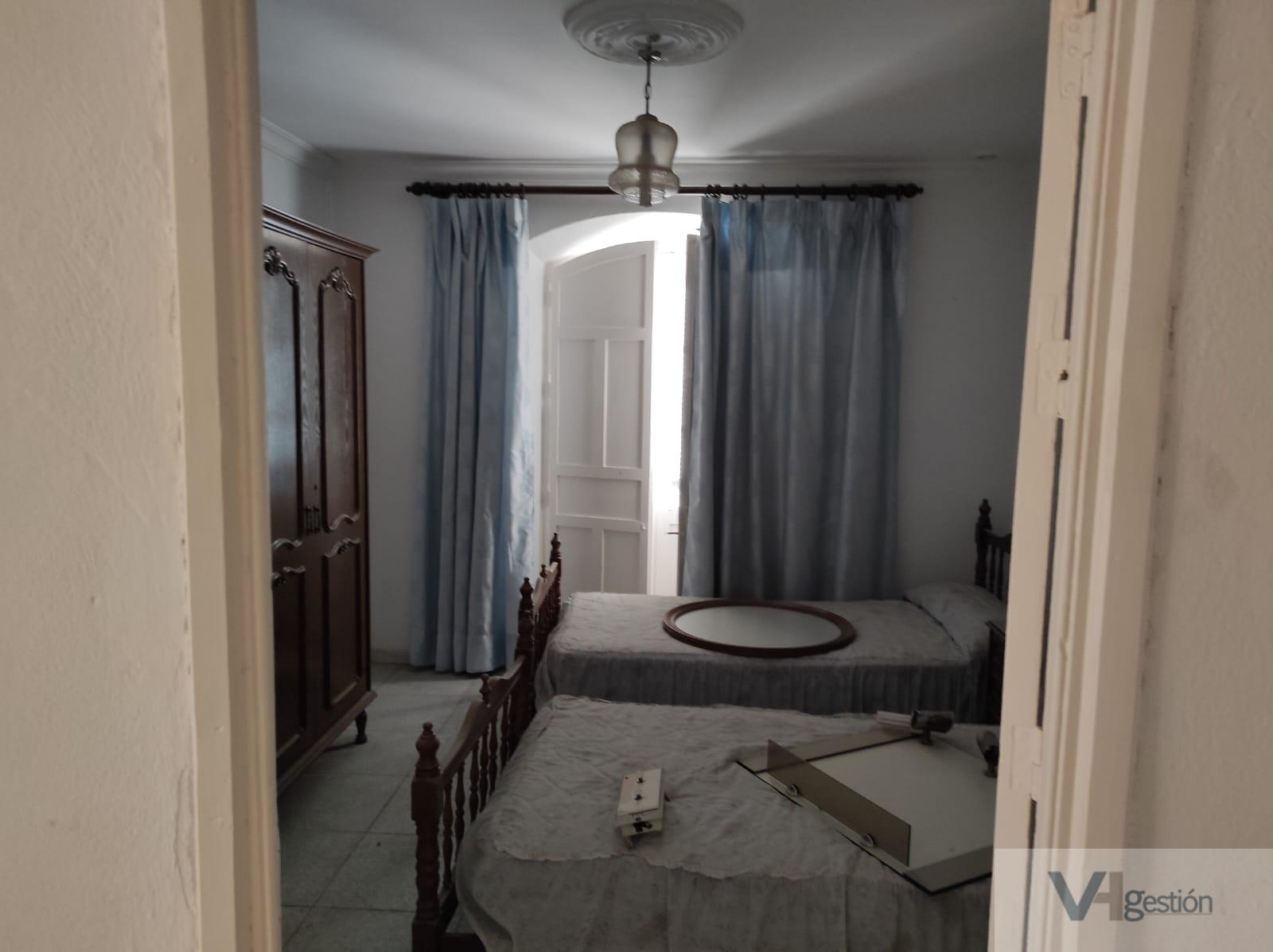 For sale of house in Villamartín