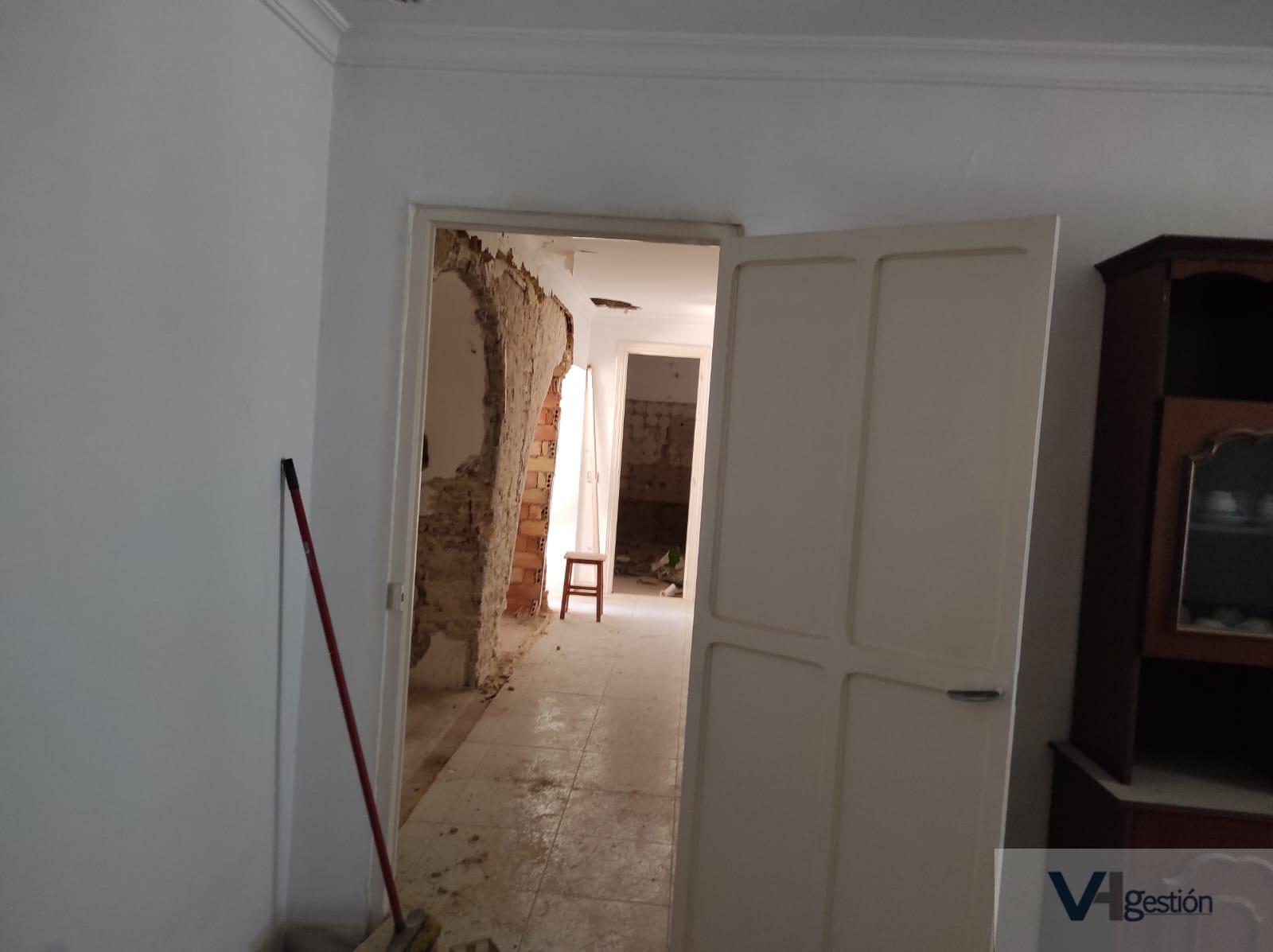For sale of house in Villamartín