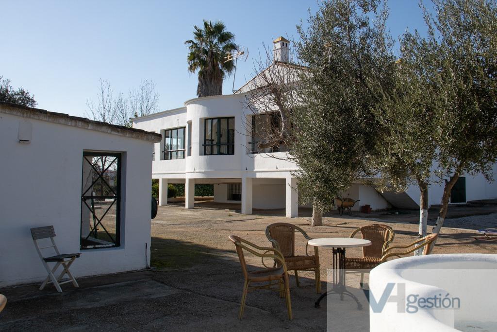 For sale of rural property in Villamartín
