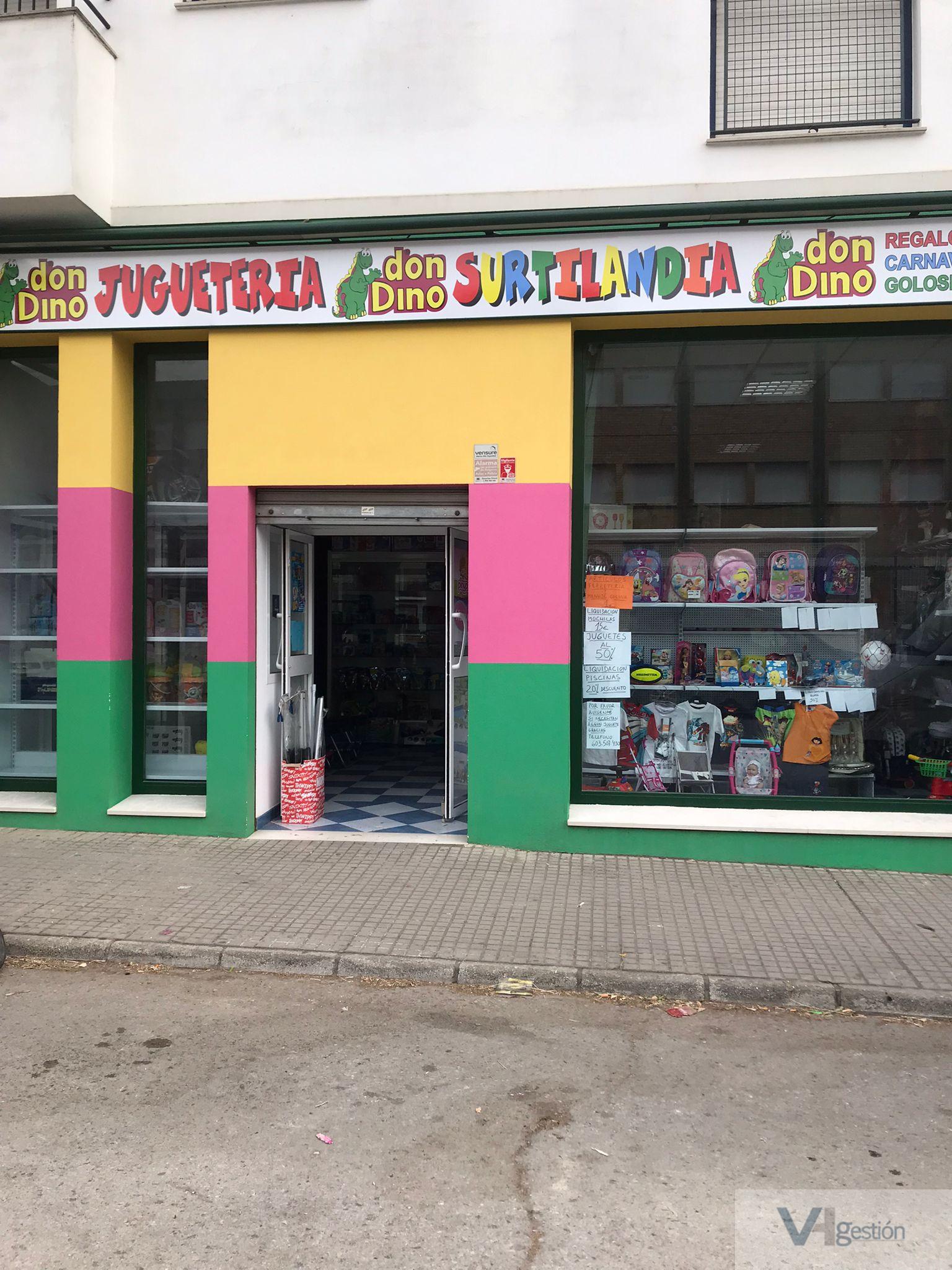 Venta de local comercial en Villamartín