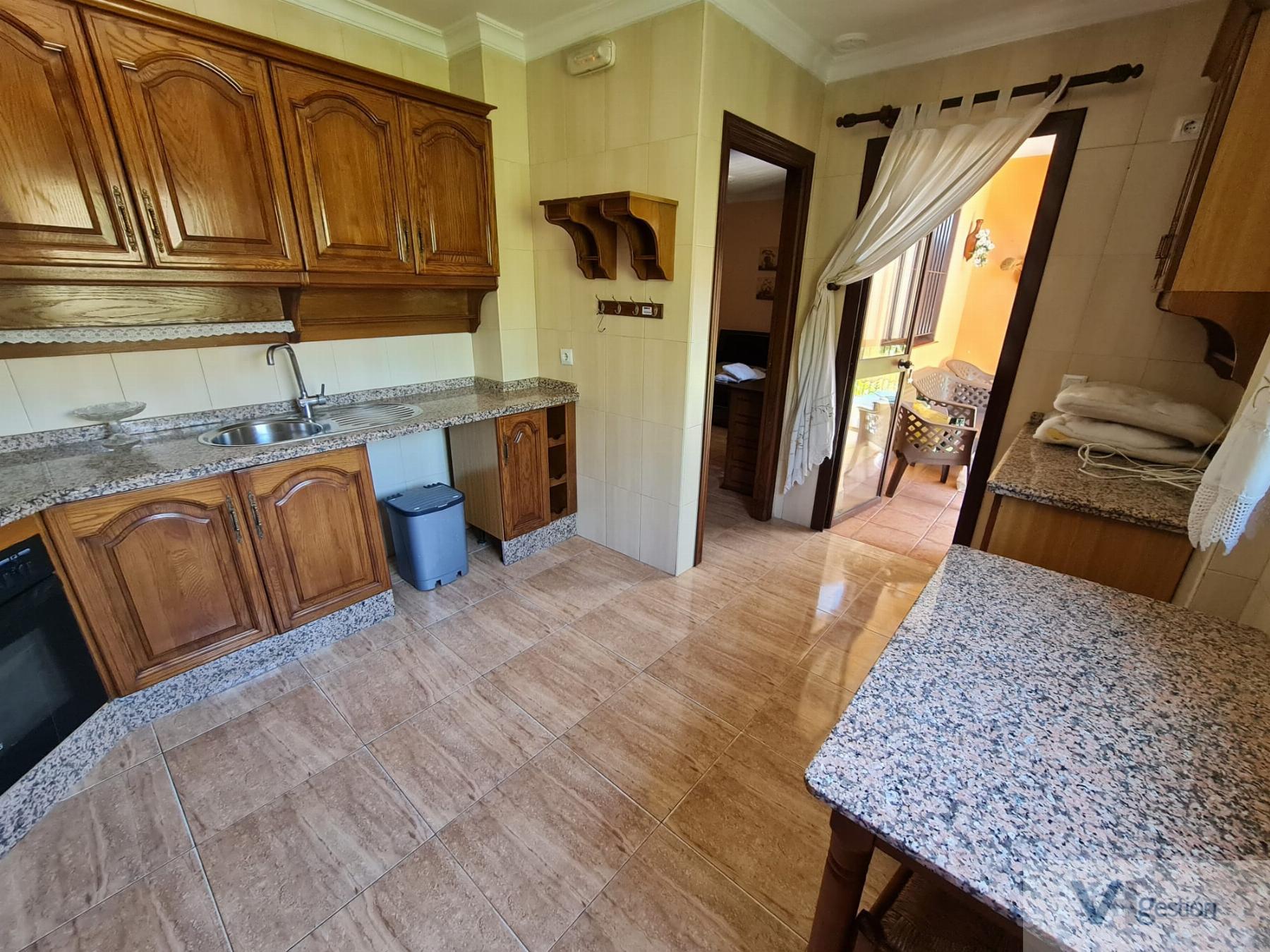For sale of house in Villamartín