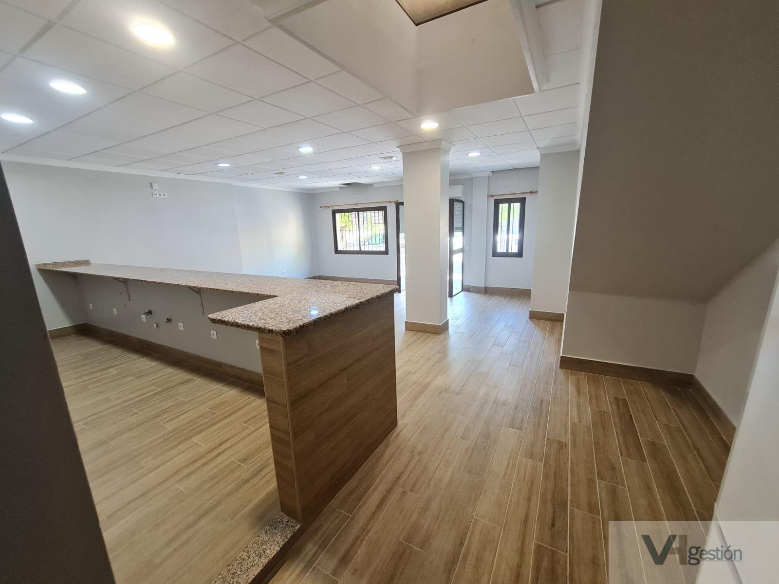 For sale of house in Villamartín