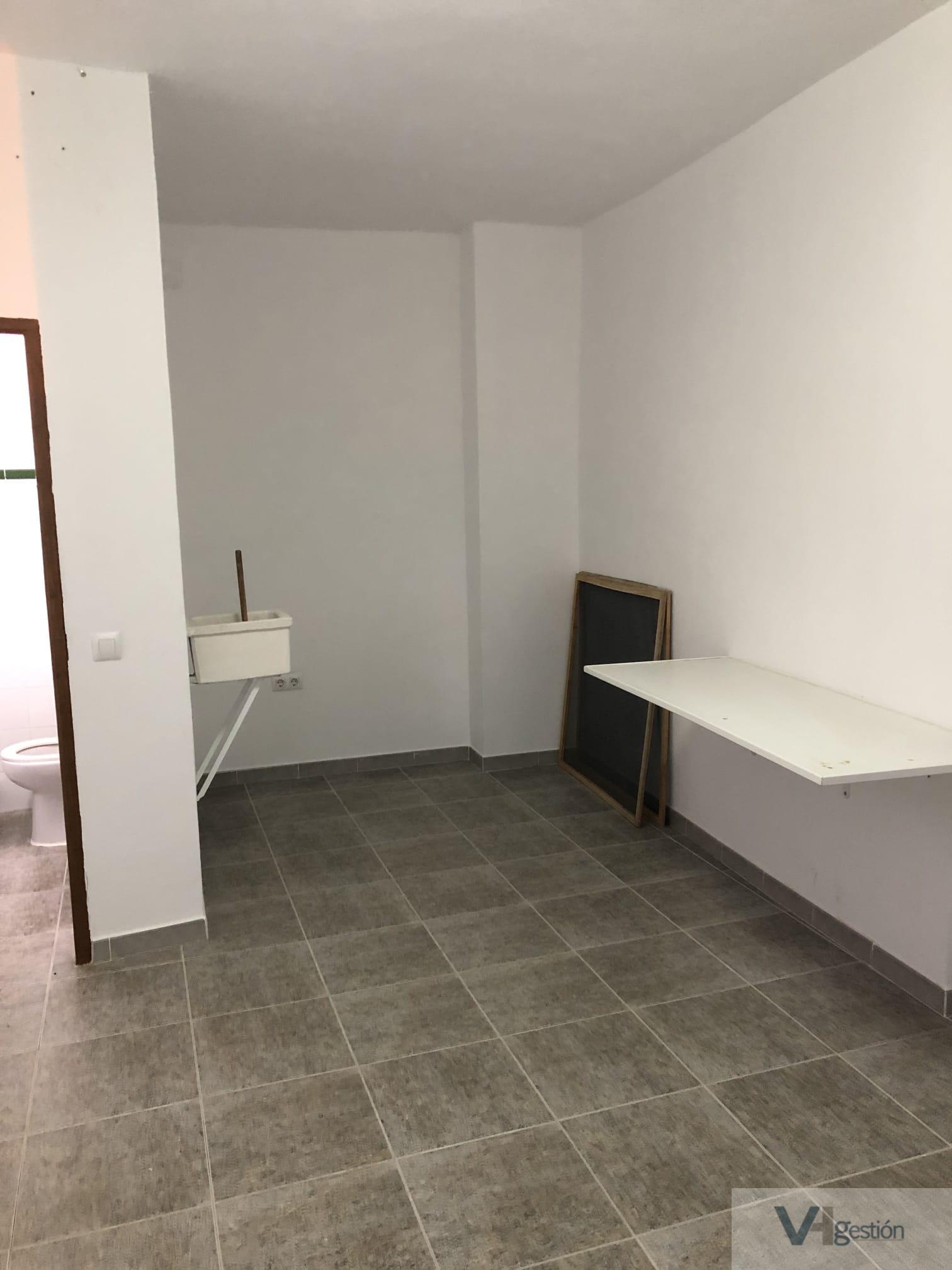 For sale of commercial in Villamartín