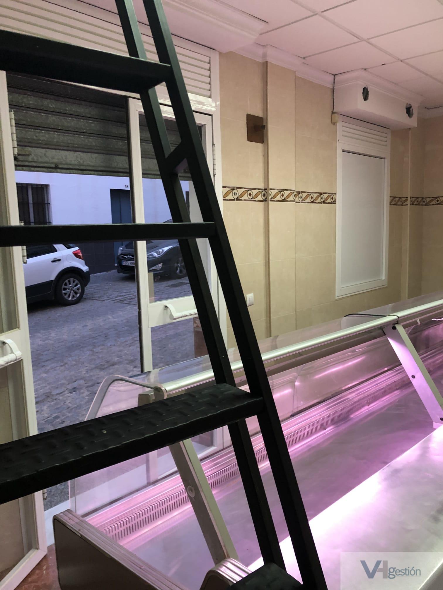 For sale of commercial in Villamartín