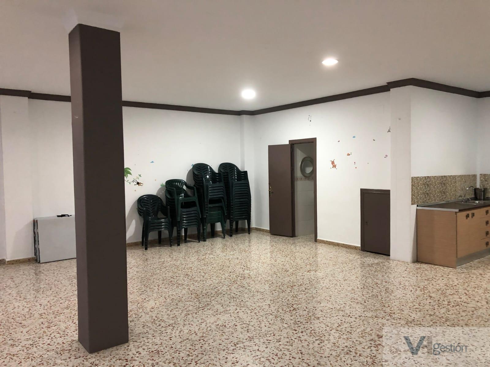 Venta de local comercial en Villamartín