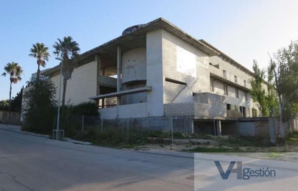 For sale of building in Chiclana de la Frontera