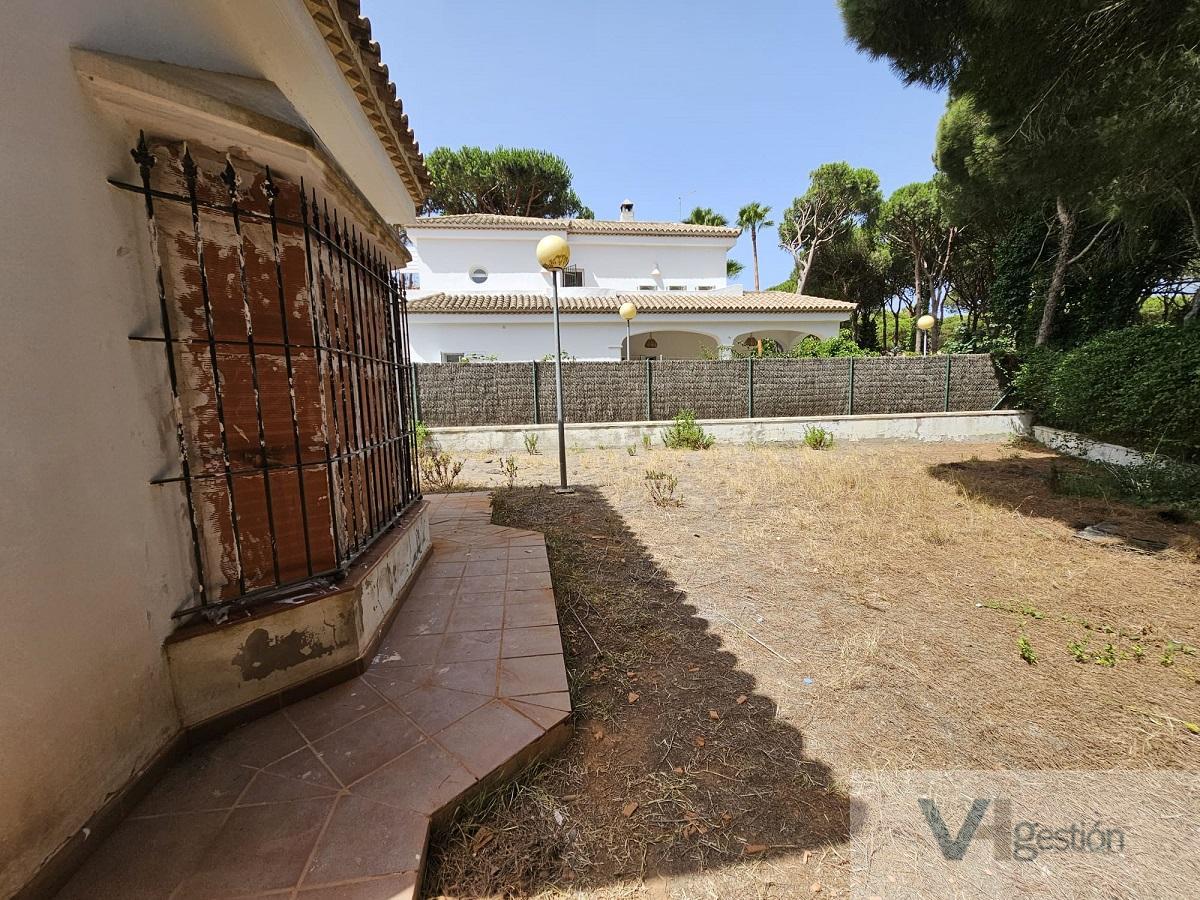 For sale of chalet in Conil