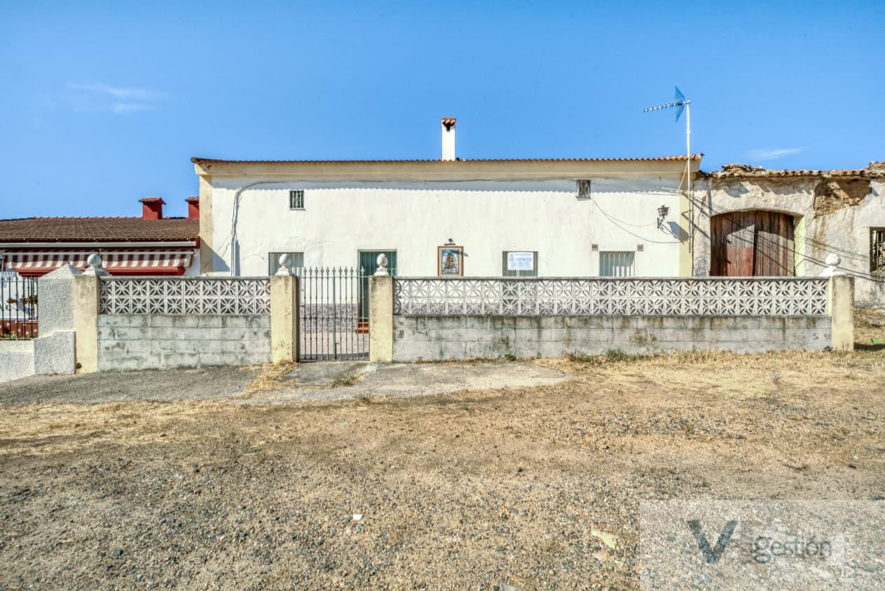 For sale of chalet in El Garrobo