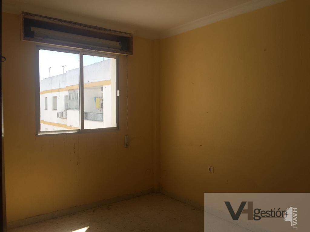 For sale of flat in Cantillana