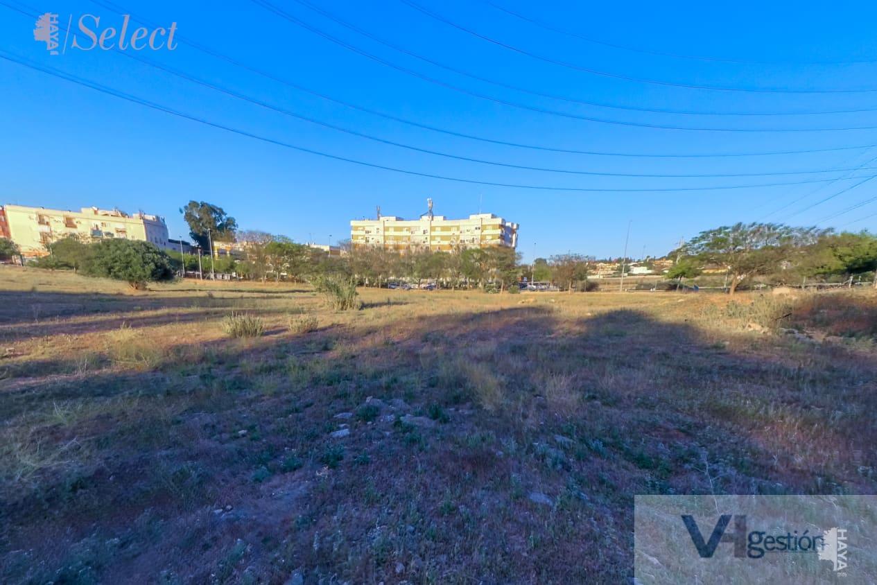 For sale of land in Sevilla