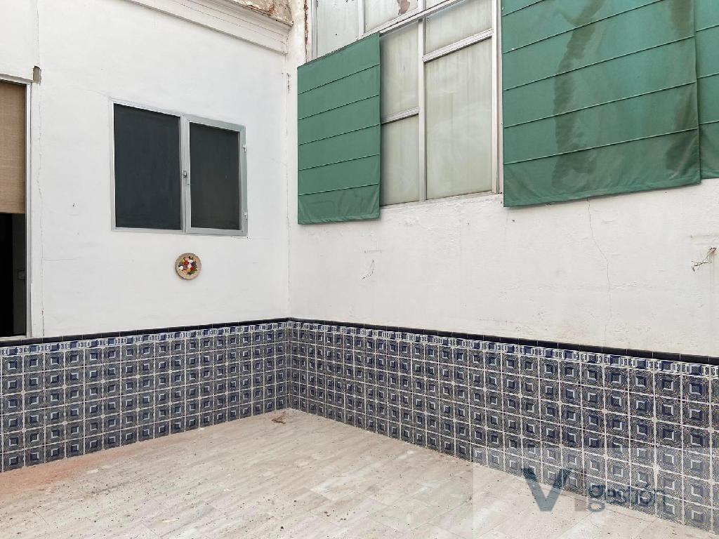 For sale of flat in San Fernando