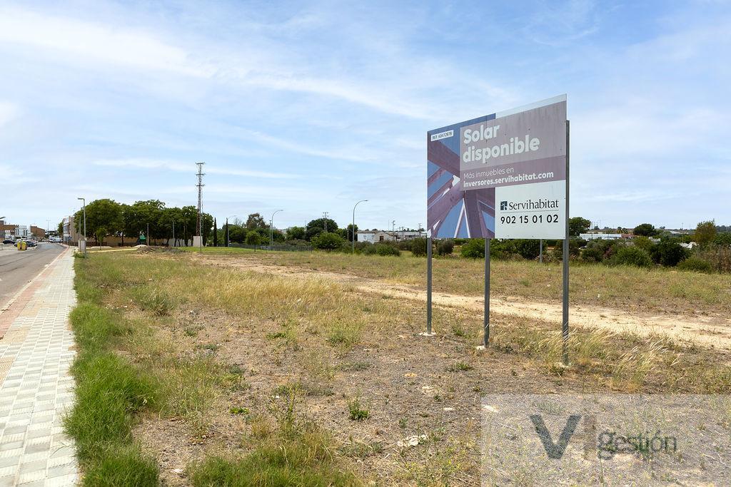 For sale of land in Utrera