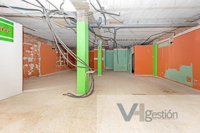 For sale of commercial in Utrera