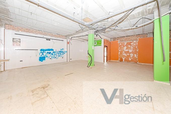 For sale of commercial in Utrera