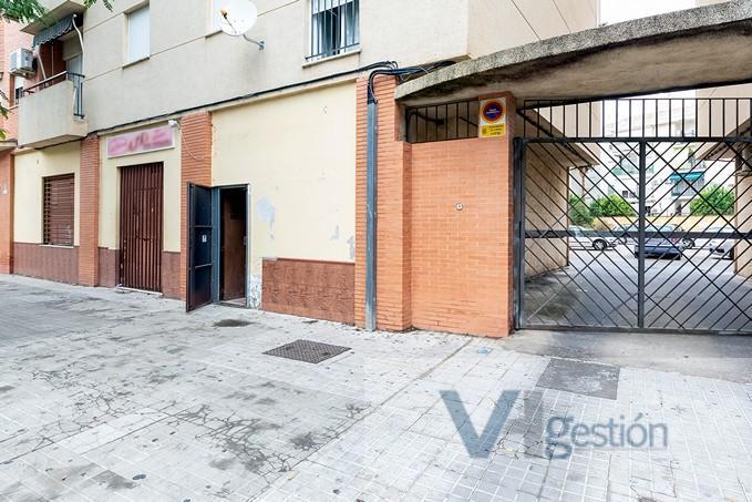 For sale of commercial in Utrera