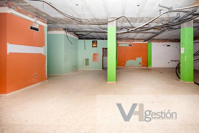For sale of commercial in Utrera