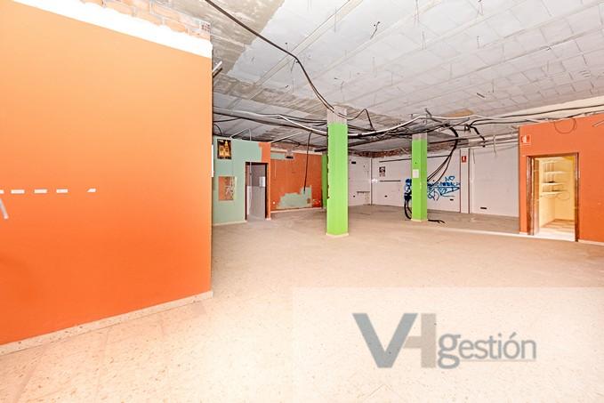 For sale of commercial in Utrera