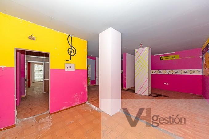 For sale of commercial in Sevilla