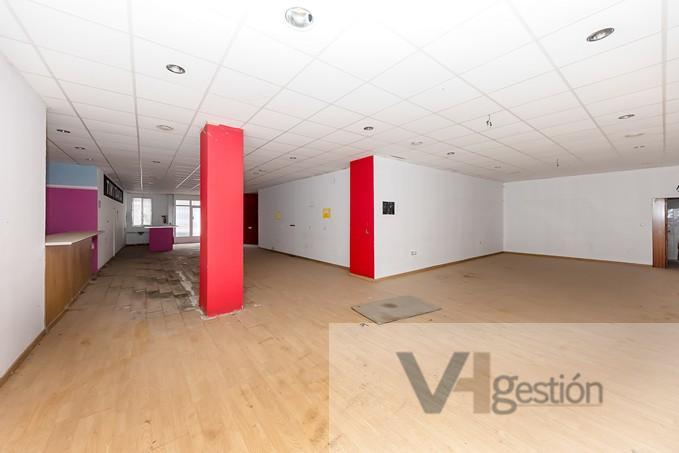 For sale of commercial in Sevilla
