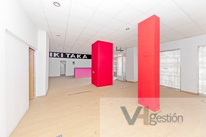For sale of commercial in Sevilla