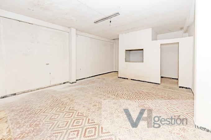 For sale of commercial in Sevilla