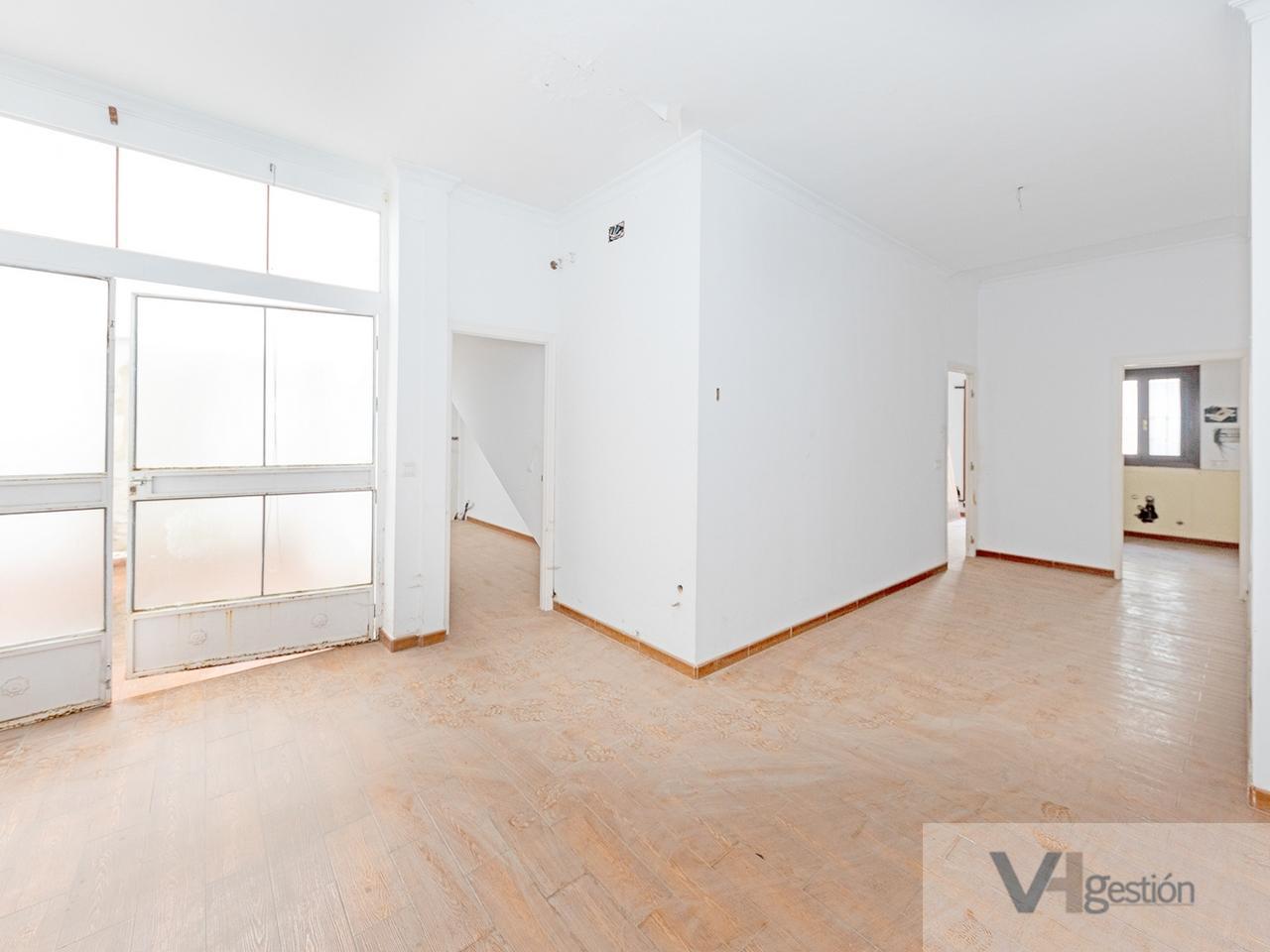For sale of flat in Pilas