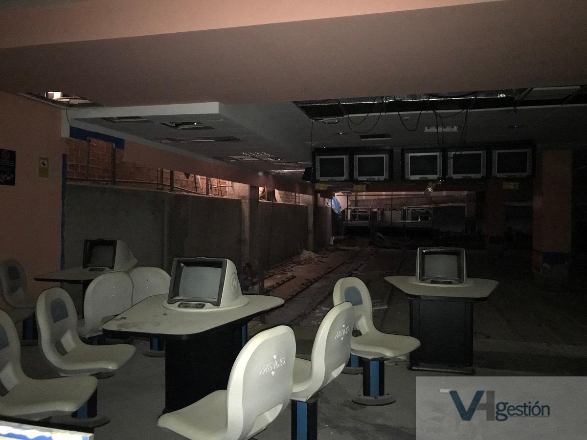 For sale of commercial in Bormujos