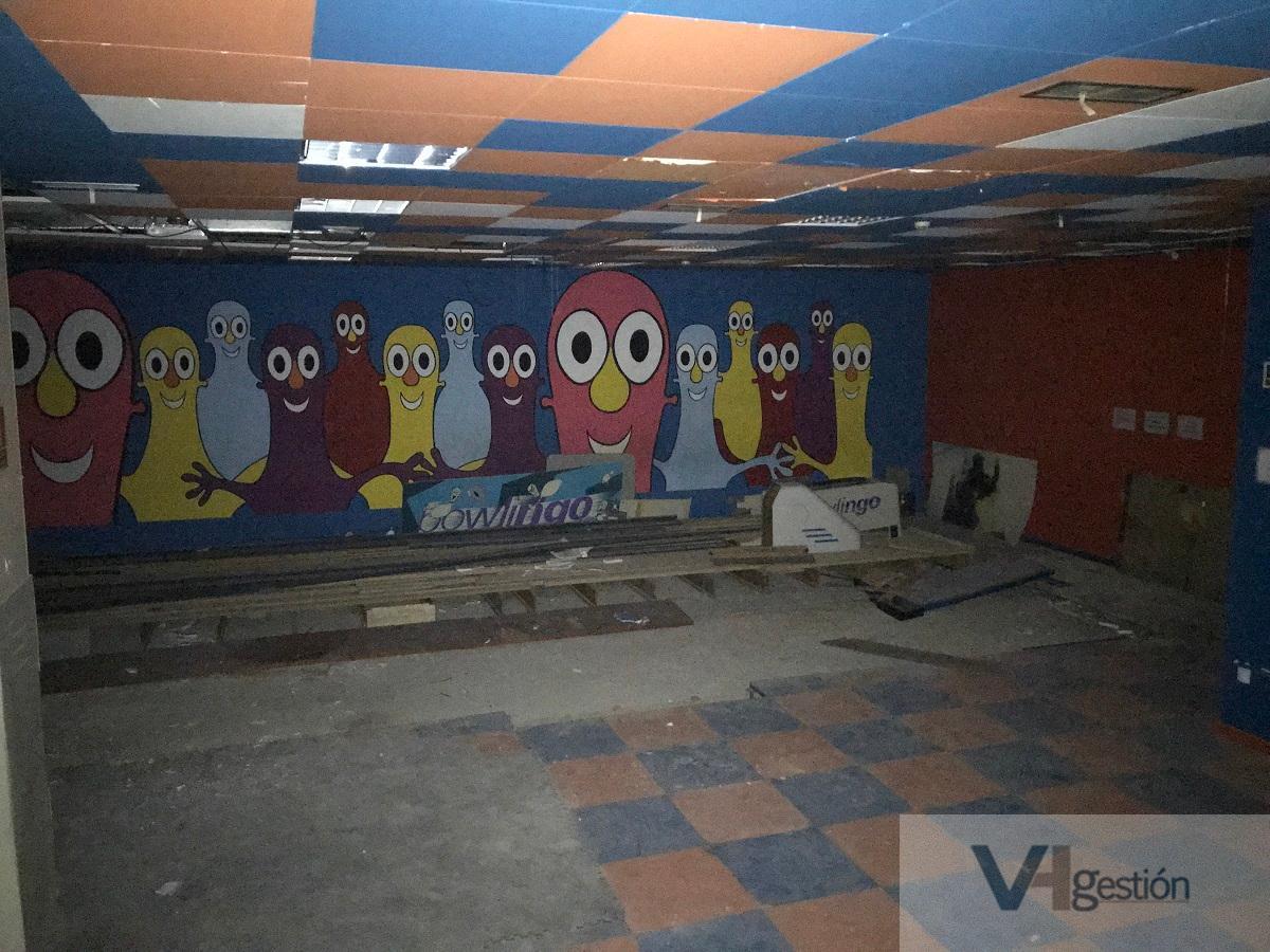 For sale of commercial in Bormujos