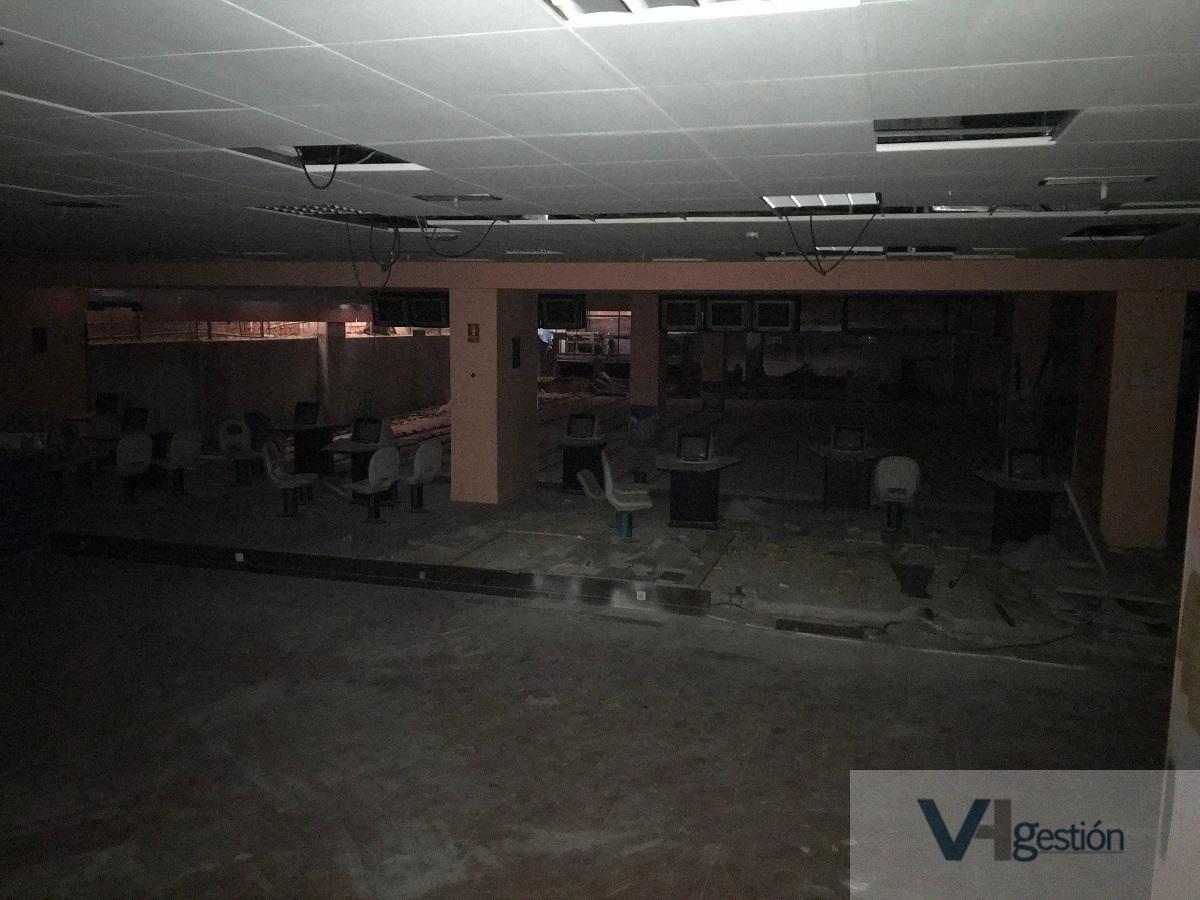For sale of commercial in Bormujos