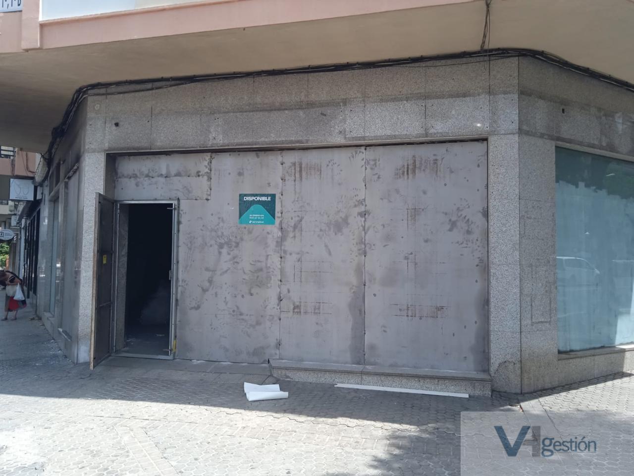 For sale of commercial in Sevilla