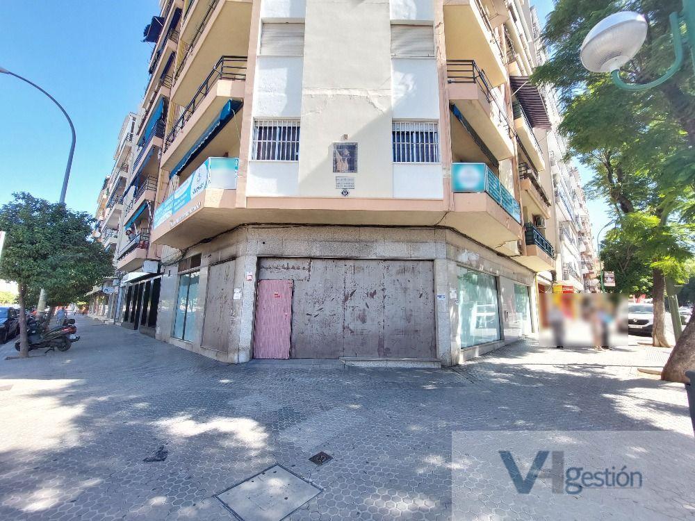 For sale of commercial in Sevilla