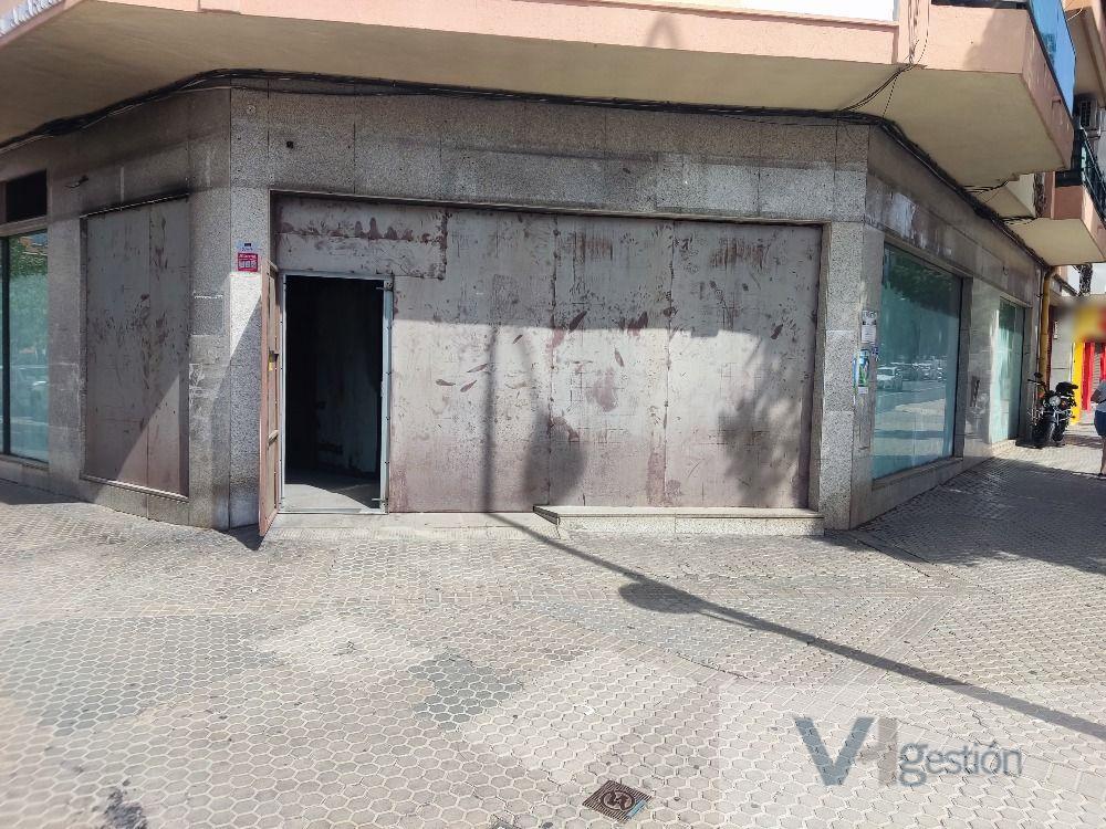 For sale of commercial in Sevilla