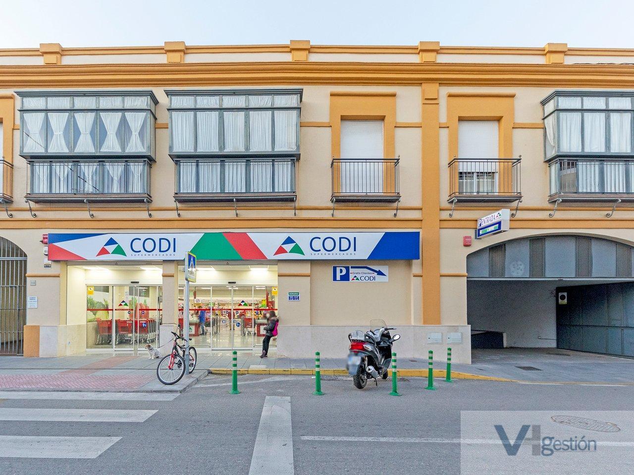 Venta de local comercial en Castilleja de la Cuesta