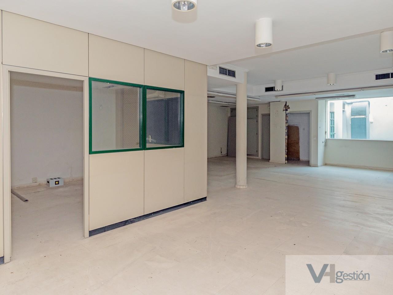 Venta de local comercial en Tomares