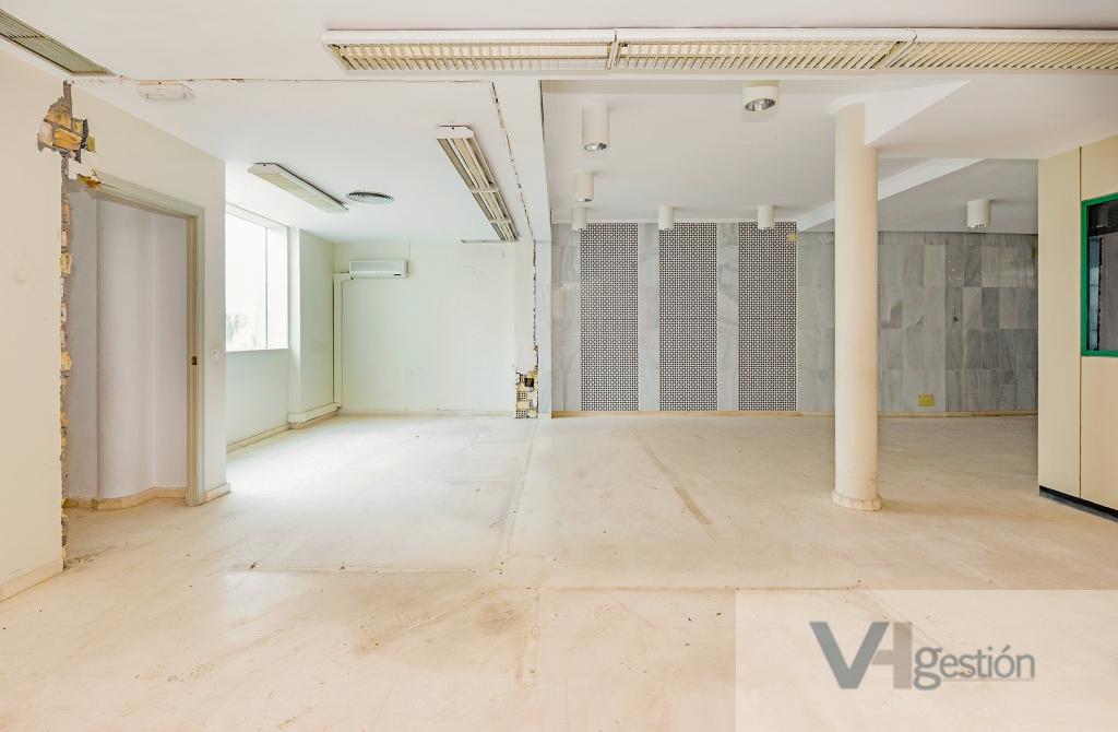 Venta de local comercial en Tomares