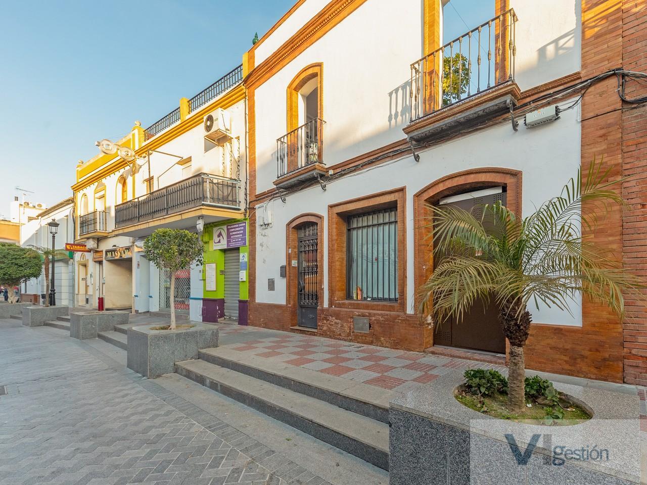 Venta de local comercial en Tomares
