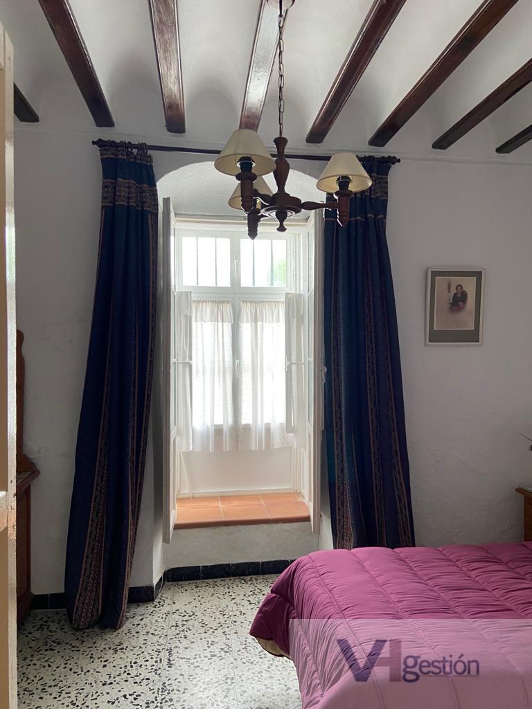 For sale of house in Villamartín