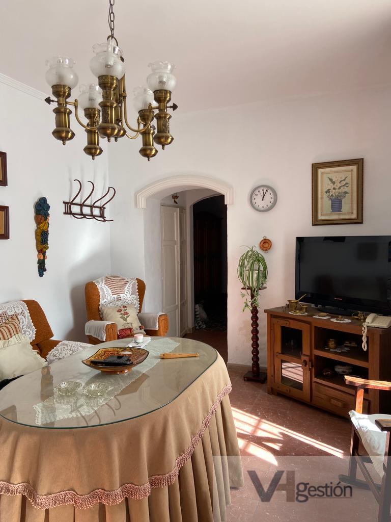For sale of house in Villamartín