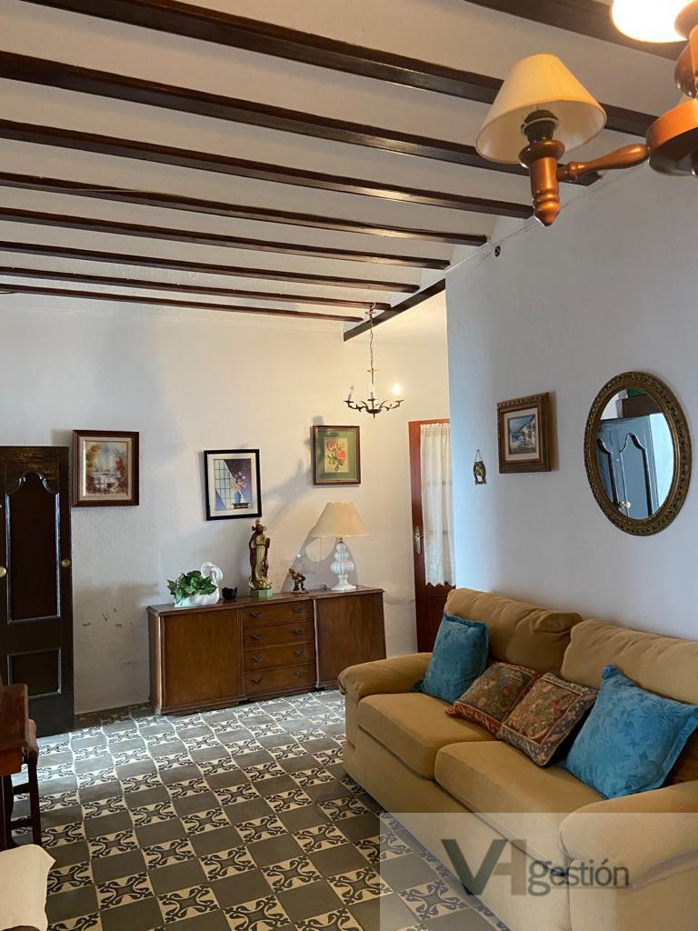 For sale of house in Villamartín