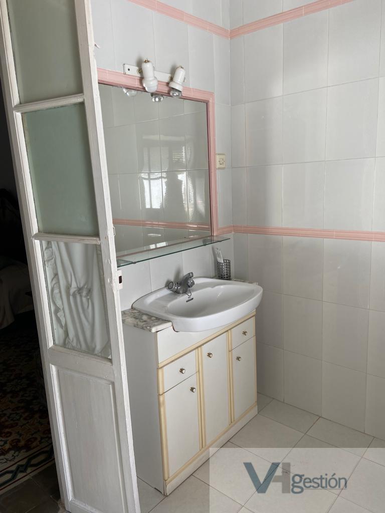 For sale of house in Villamartín