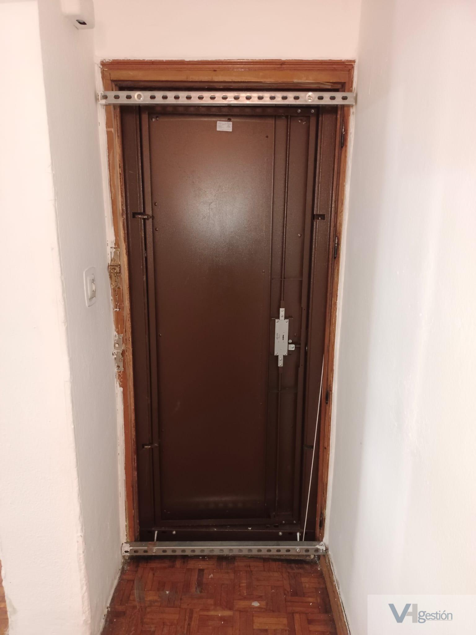 For sale of flat in Madrid