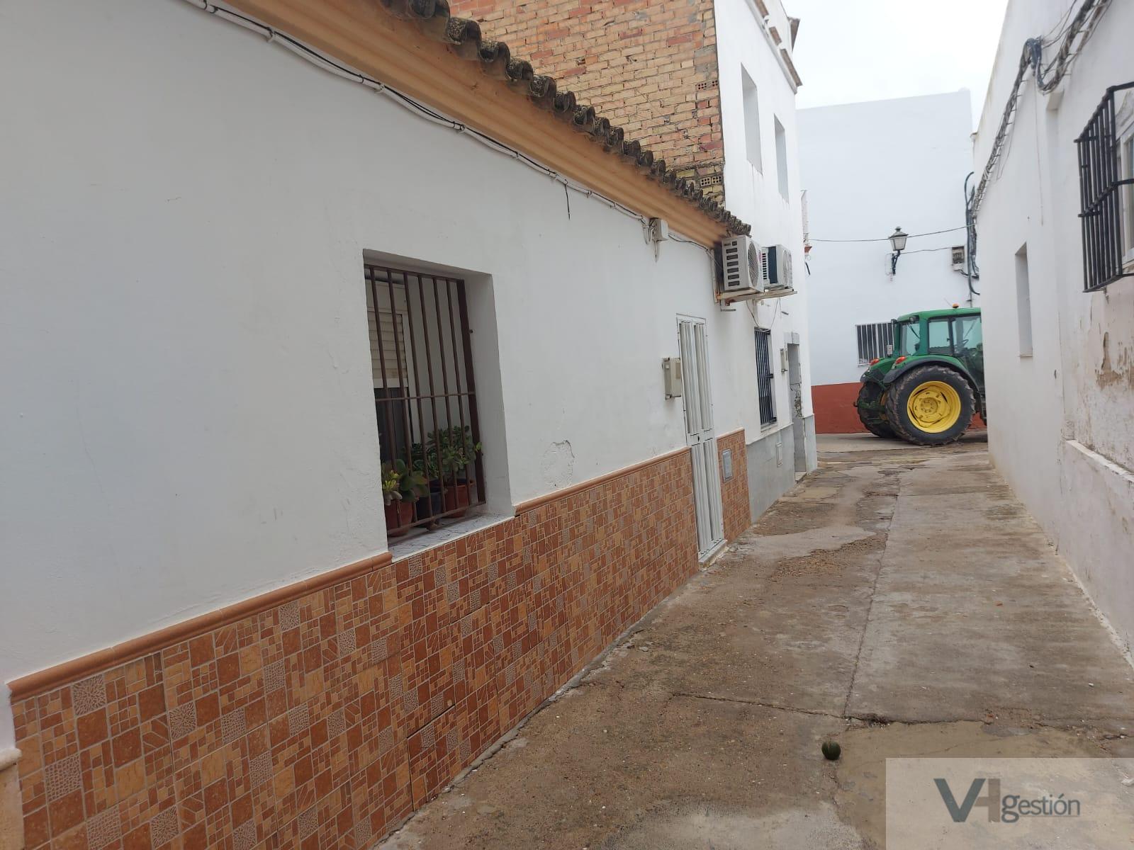 For sale of house in Villamartín