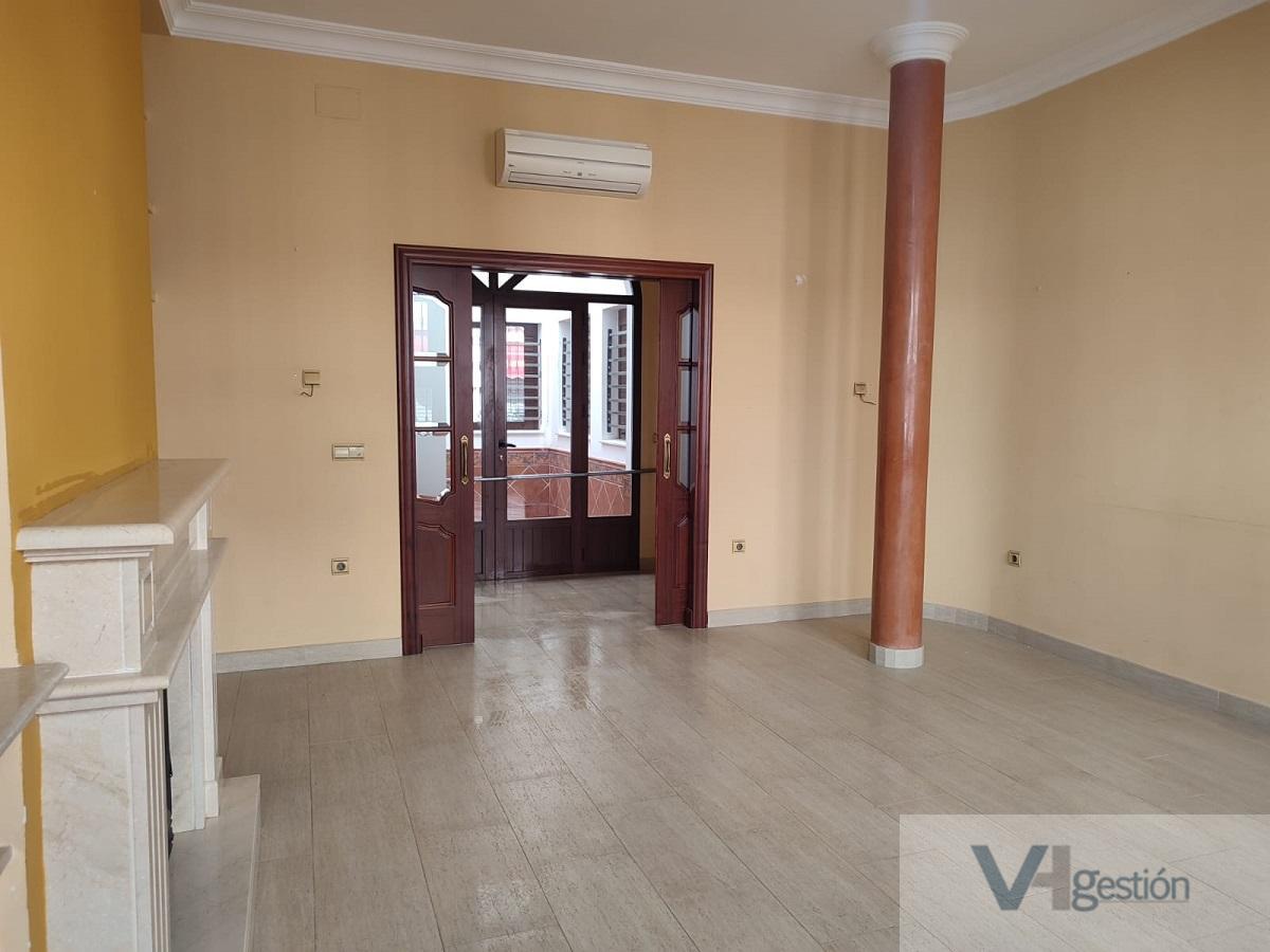 For sale of house in Pilas