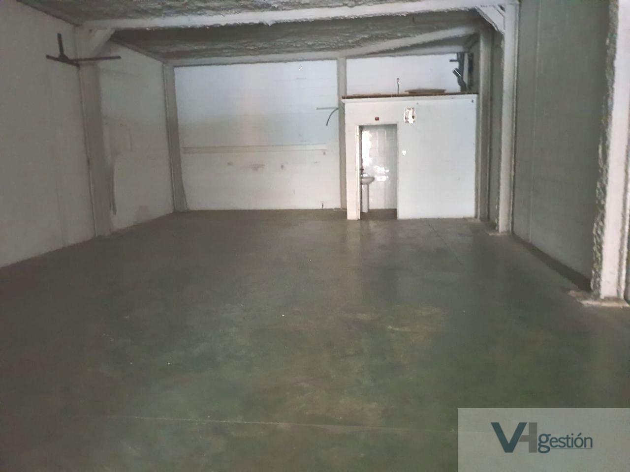 For sale of industrial plant/warehouse in Sevilla