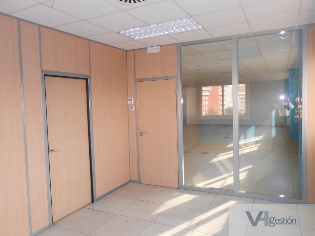 For sale of office in Sevilla