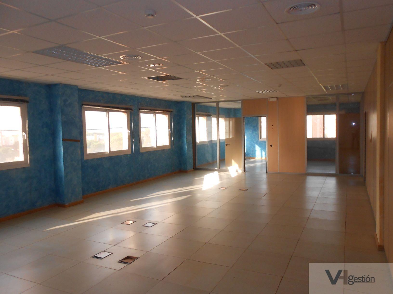 For sale of office in Sevilla