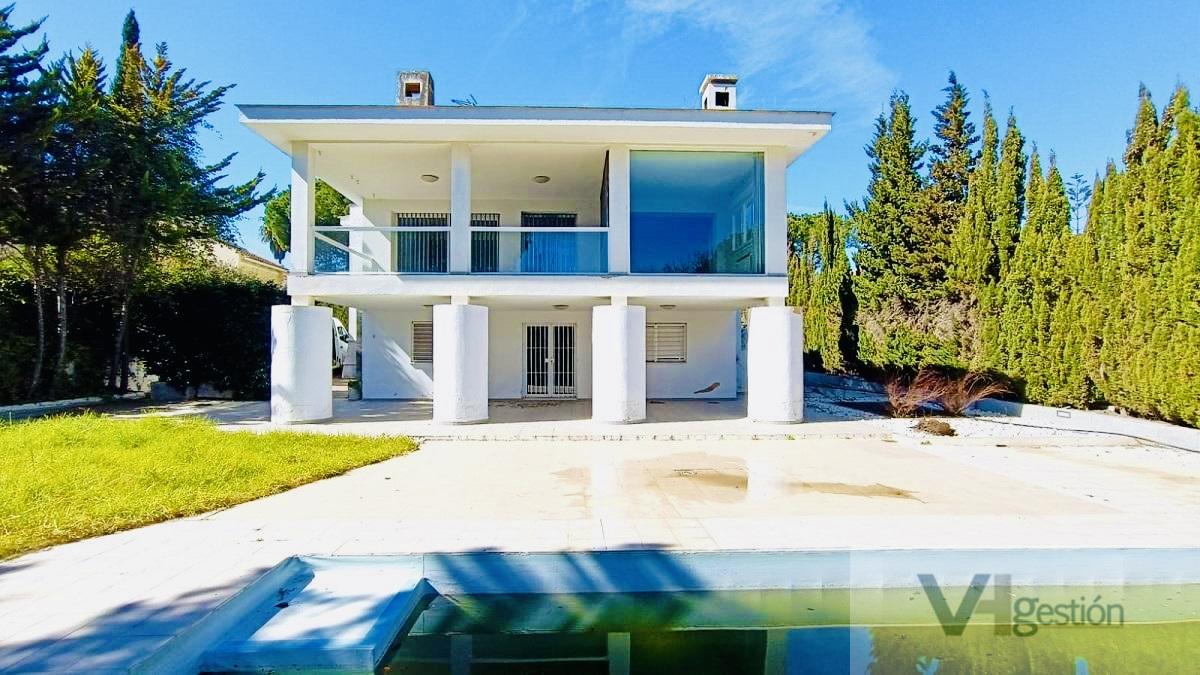 For sale of chalet in Aljaraque